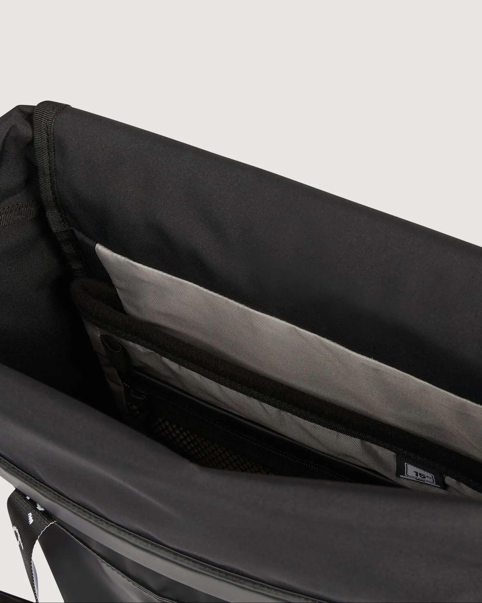 Amphi Roll Top - 18L - Black Stingray