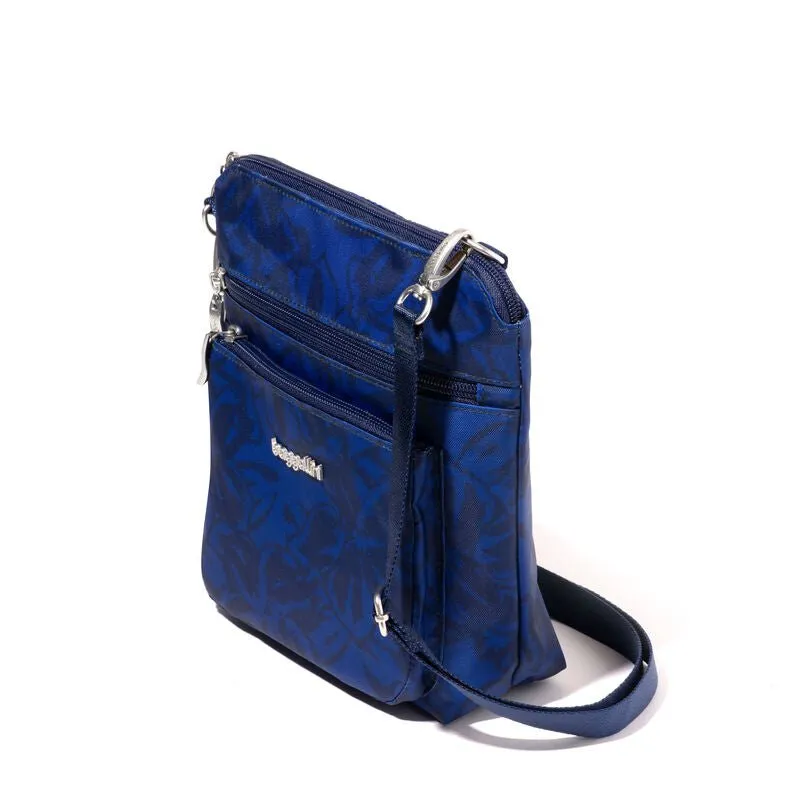 Baggallini Modern Pocket Crossbody