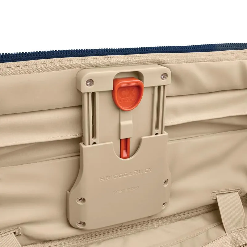 Briggs & Riley Baseline Medium Expandable Spinner
