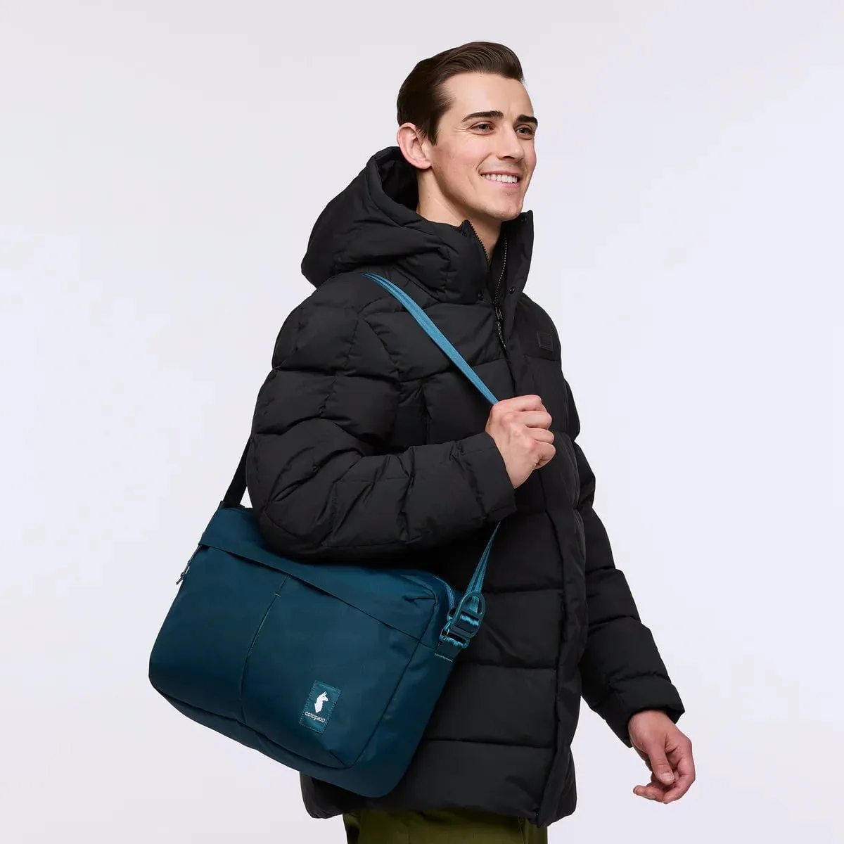 Cotopaxi Mente 15L Messenger Bag - Cada Día - Live Oak