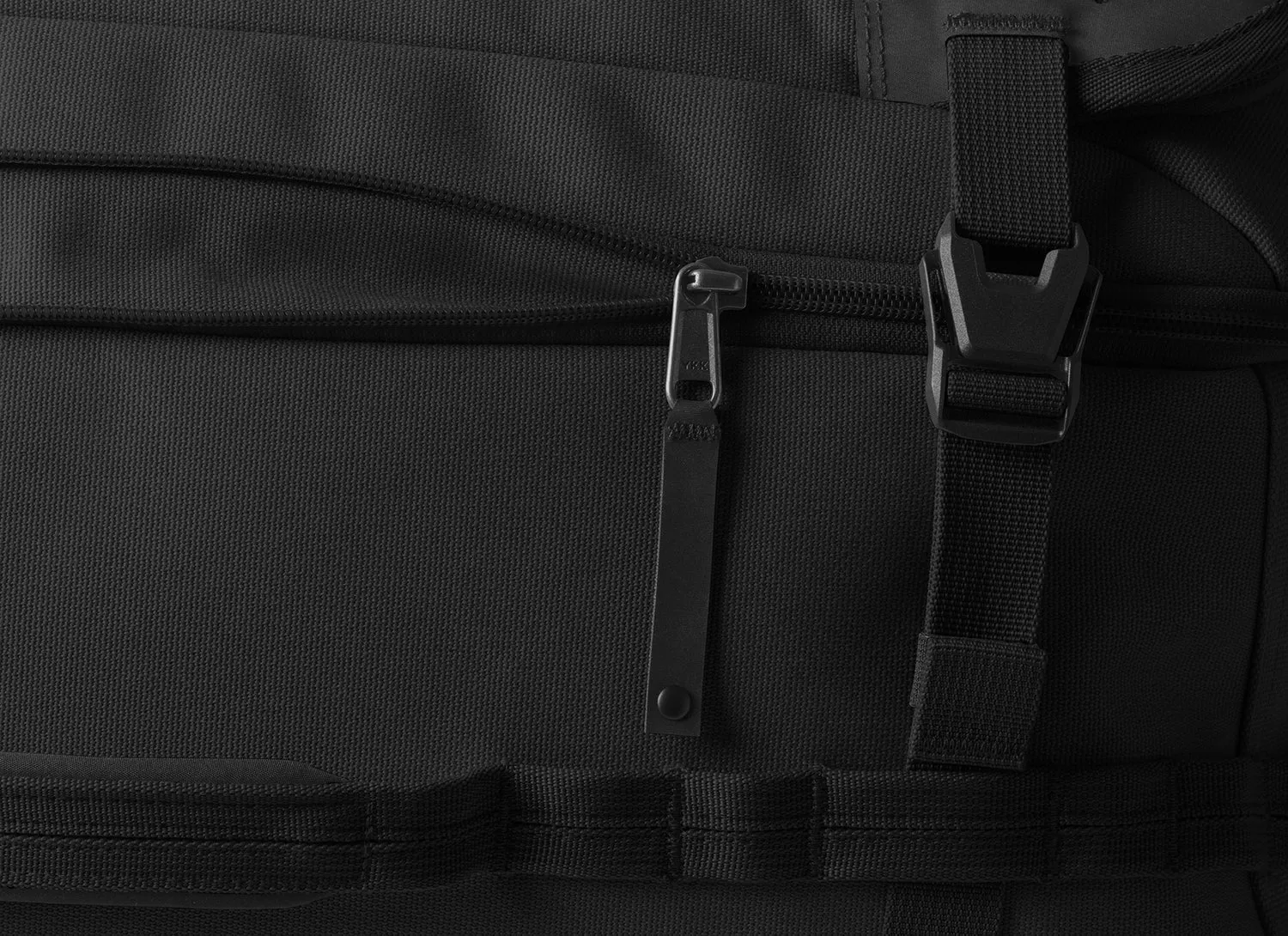 Eagle Creek Gear Warrior XE 2 Wheeled 30" Checked Roller Bag