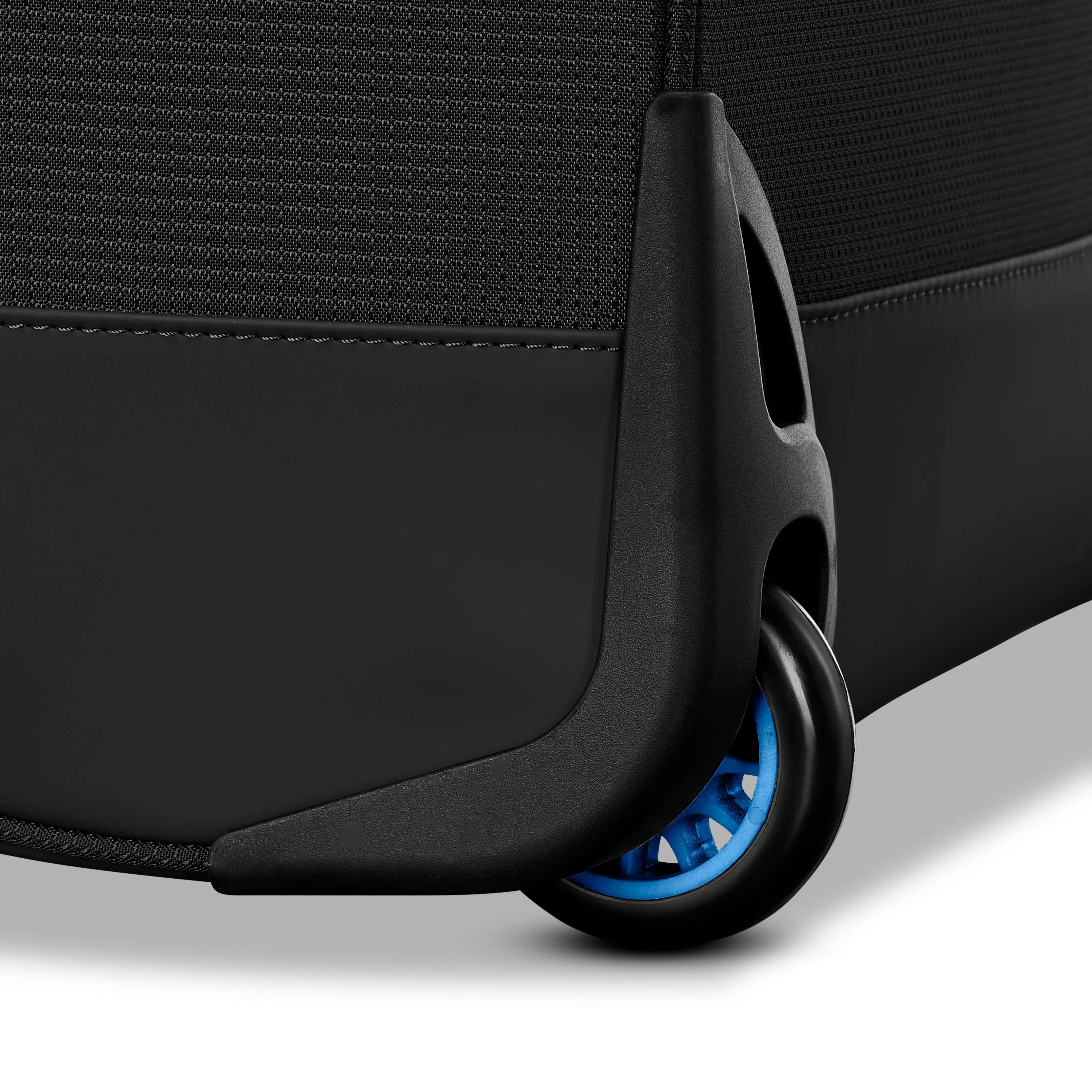 High Sierra Hi-Life 28" Wheeled Expandable Duffle