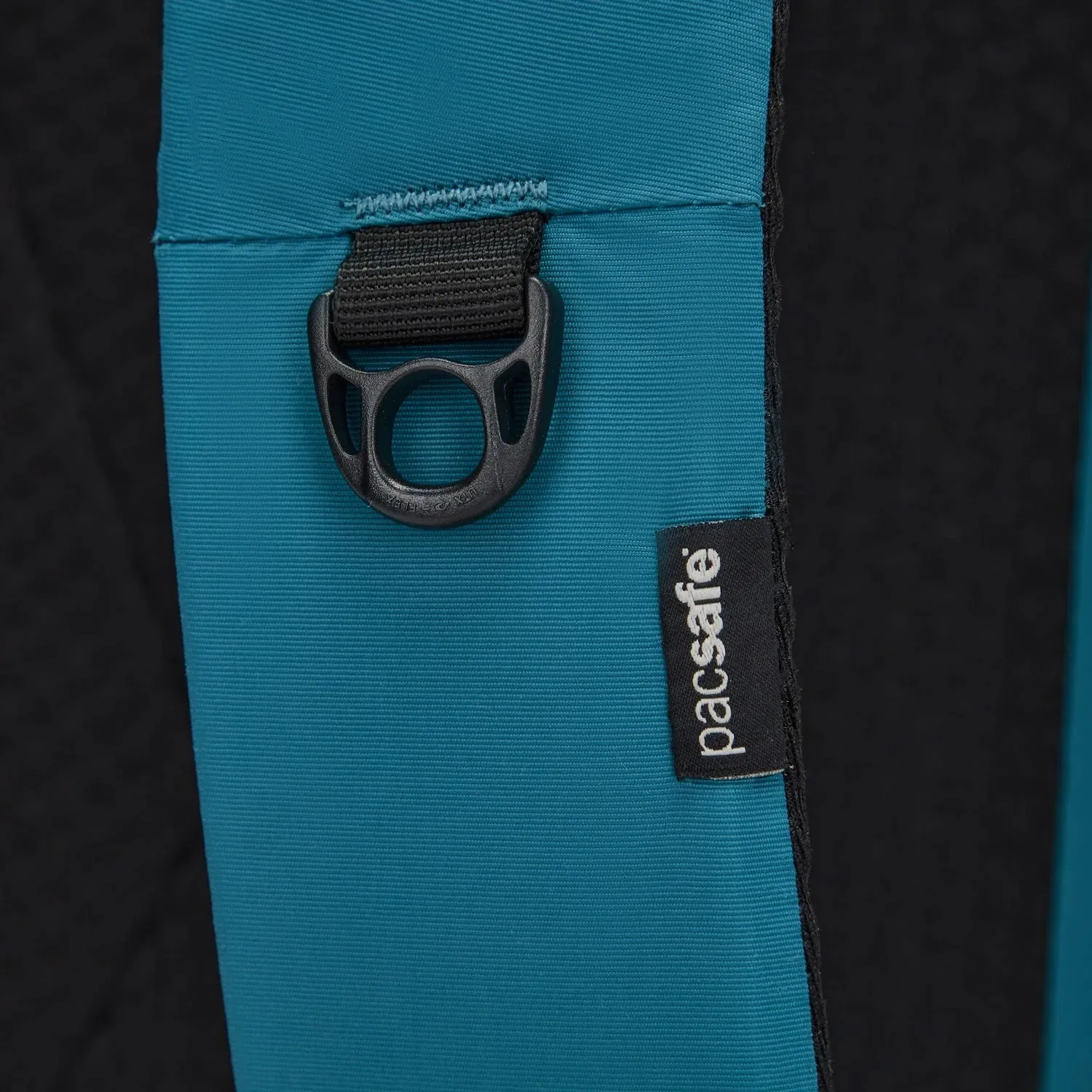 Pacsafe LS450 anti-theft 25L backpack