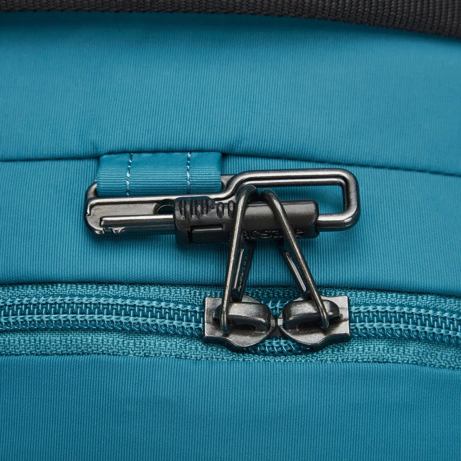 Pacsafe LS450 anti-theft 25L backpack