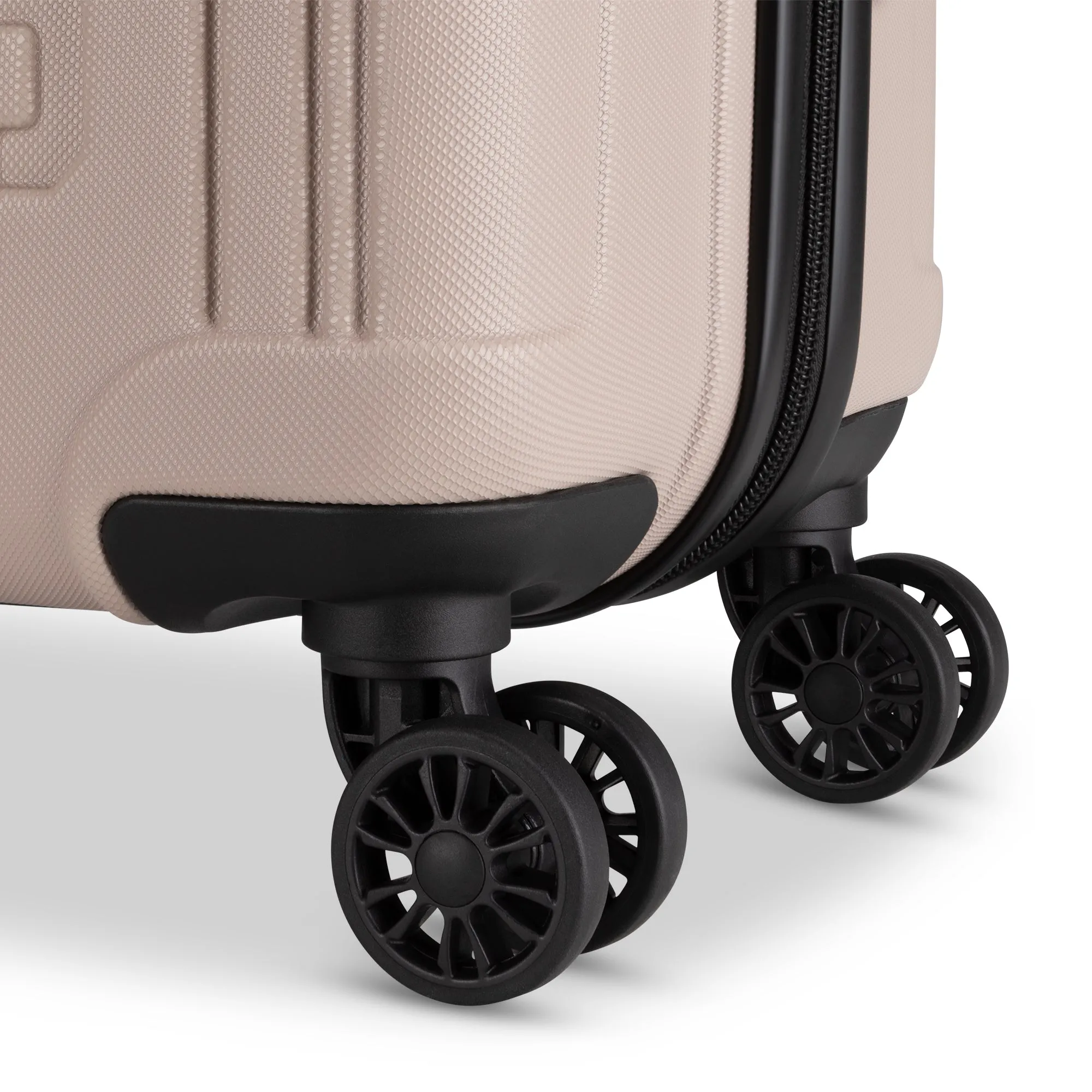 Roots Identity Spinner 20" Carry-On Luggage