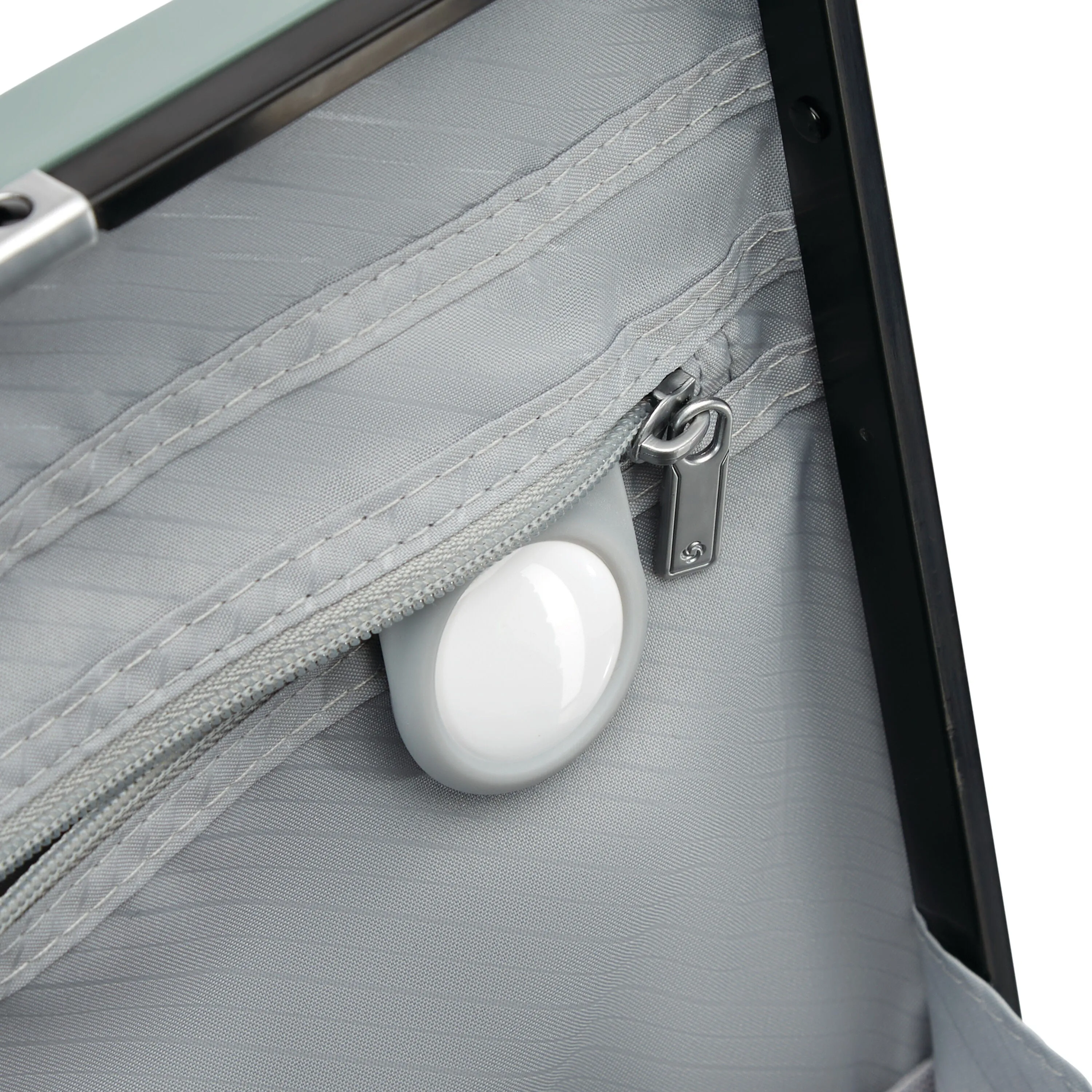 Samsonite Elevation Plus 22x14x9 Spinner
