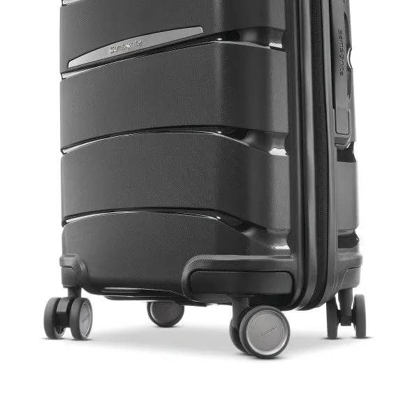 Samsonite Outline Pro 22 x 14 x 9 Carry-on Spinner