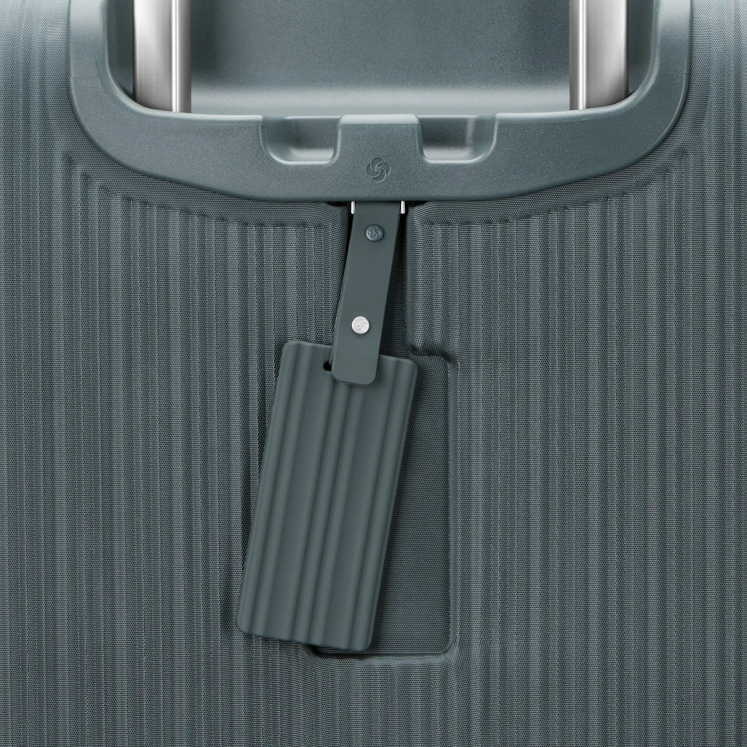 Samsonite Silhouette 18 Carry-On Expandable Spinner